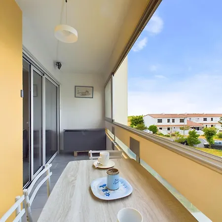 230m De La Plage, Pour 4 Avec Loggia Apartment