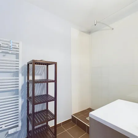 230m De La Plage, Pour 4 Avec Loggia *