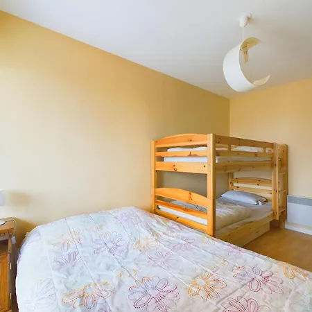230m De La Plage, Pour 4 Avec Loggia Apartment *
